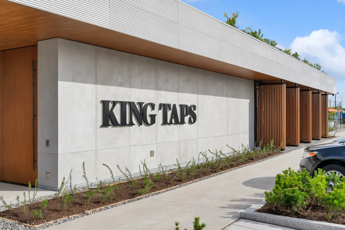 king taps building